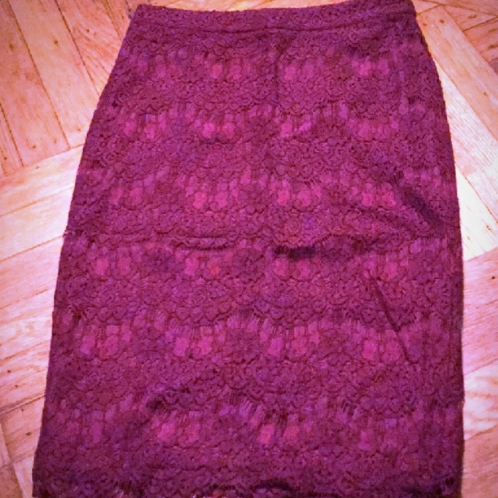 NWOT GORGEOUS Lace Layered Pencil Skirt S